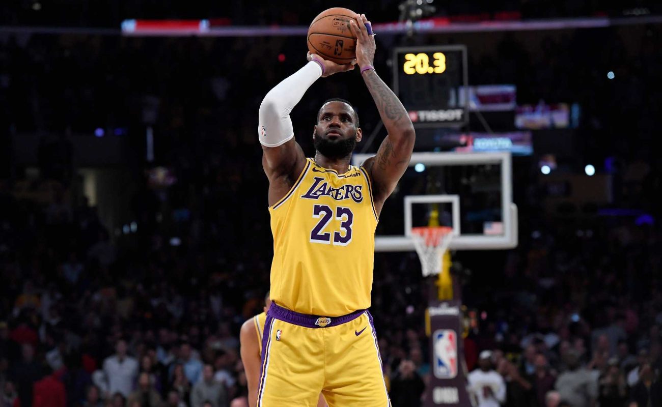 LeBron James #23 of Los Angeles Lakers scores on a free throw to record his 34,000th career point
