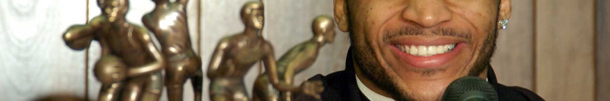 Jameer Nelson receiving the John Wooden Award