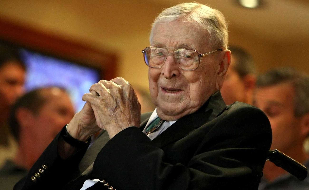 Former UCLA college basketball coach John Woodenat Honda Center on December 13 2008 in California.