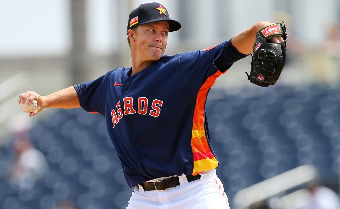 Zack Greinke #21 of the Houston Astros in action against the Detroit Tigers during a spring training baseball game