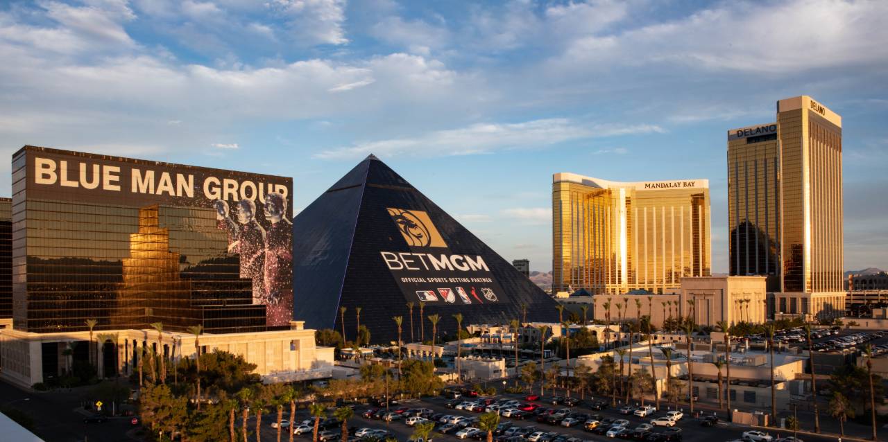 The Luxor and BetMGM Reveal New Ad Wrap - BetMGM