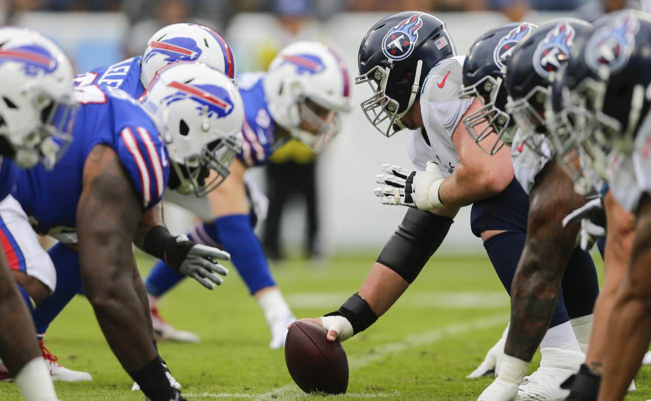 Tennessee Titans offensive line faces Buffalo Bills defensive line at Nissan Stadium in October 2019