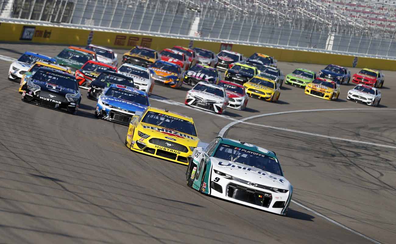 Chase Elliott, driver of the #9 Unifirst Chevrolet, leads the pack of cars during NASCAR Cup Series South Point 400 in September 2020