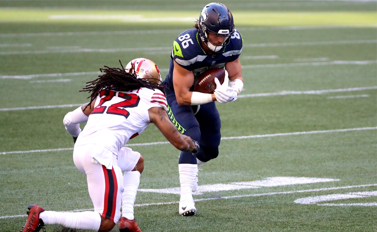 Jacob Hollister of Seattle Seahawks against Jason Verrett of San Francisco 49ers at CenturyLink Field November 2020.