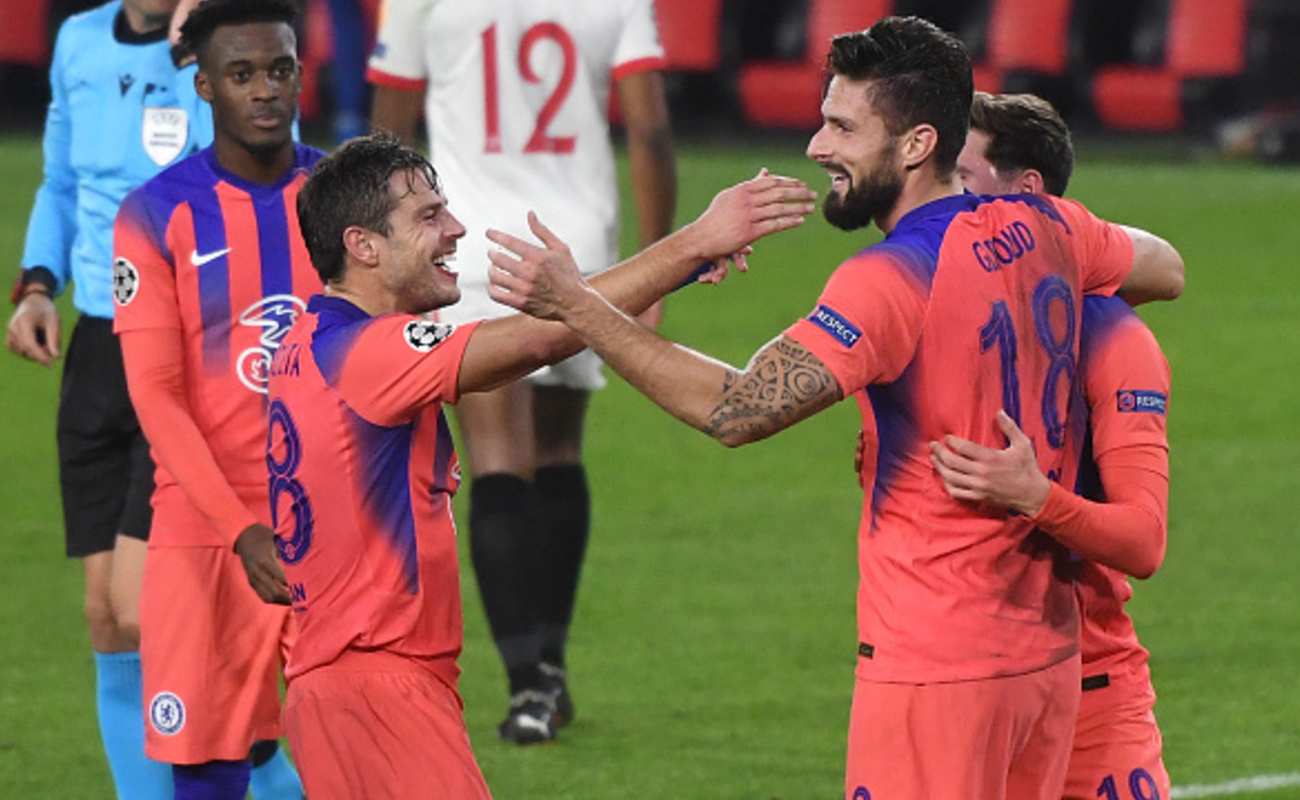 Chelsea Teammates Celebrate With Olivier Giroud After He Scored His Fourth Goal of The Evening - Photo by JUAN JOSE UBEDA