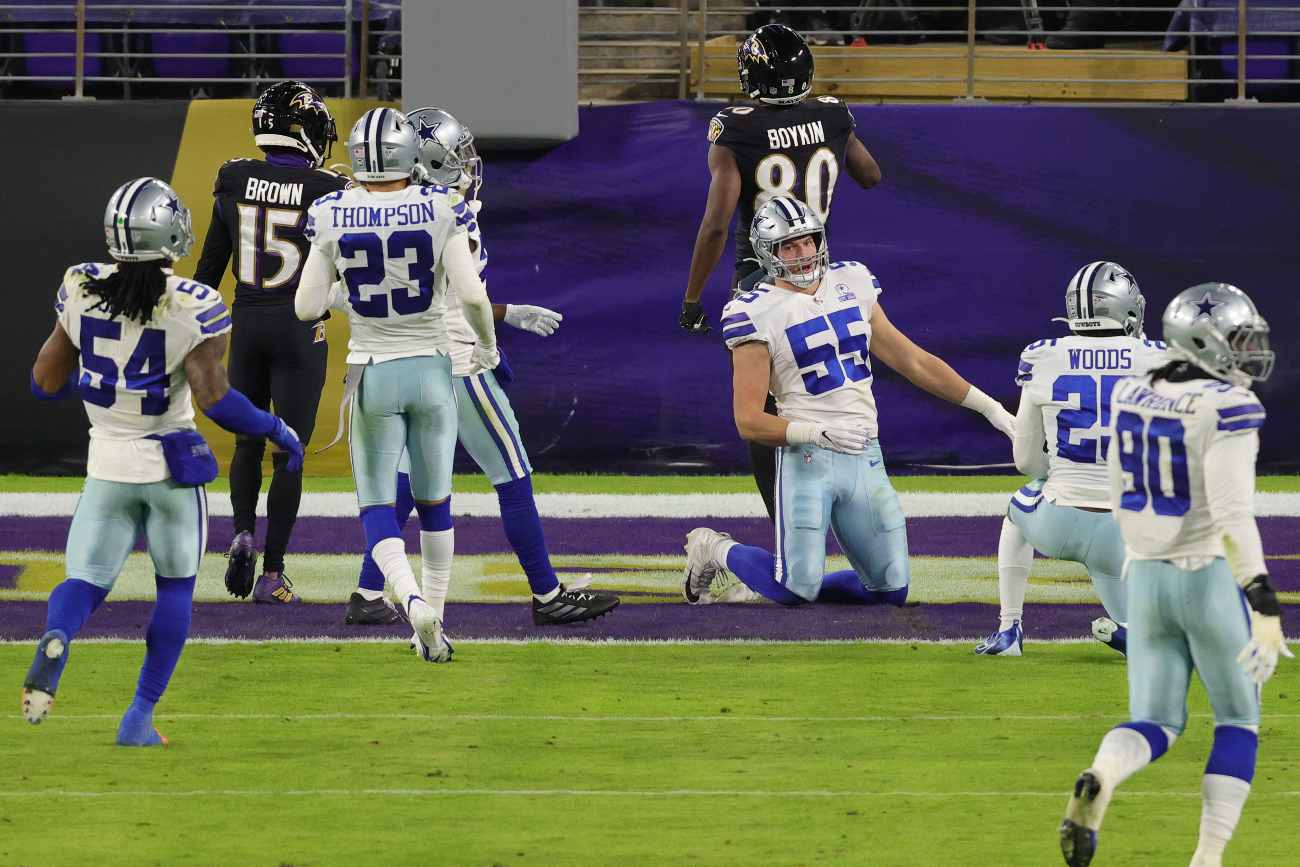 BALTIMORE, MARYLAND - DECEMBER 08: Wide receiver Miles Boykin #80 of the Baltimore Ravens scores a touchdown against the Dallas Cowboys during the second quarter at M&T Bank Stadium on December 8, 2020 in Baltimore, Maryland. (Photo by Rob Carr/Getty Images)