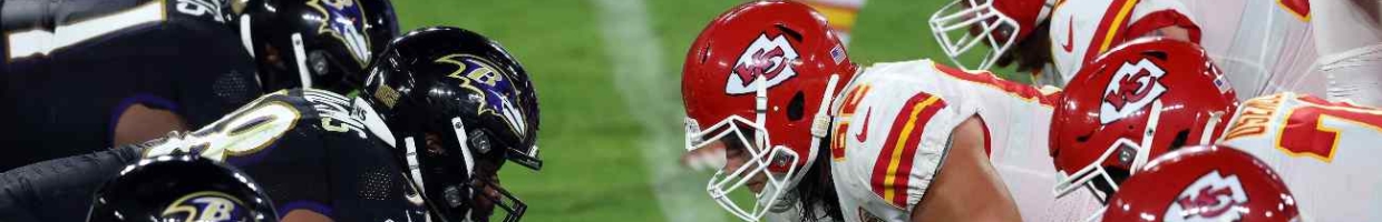 BALTIMORE, MARYLAND - SEPTEMBER 28: Austin Reiter #62 of the Kansas City Chiefs stands prepares to snap the ball against the Baltimore Ravens at M&T Bank Stadium on September 28, 2020 in Baltimore, Maryland. (Photo by Rob Carr/Getty Images)