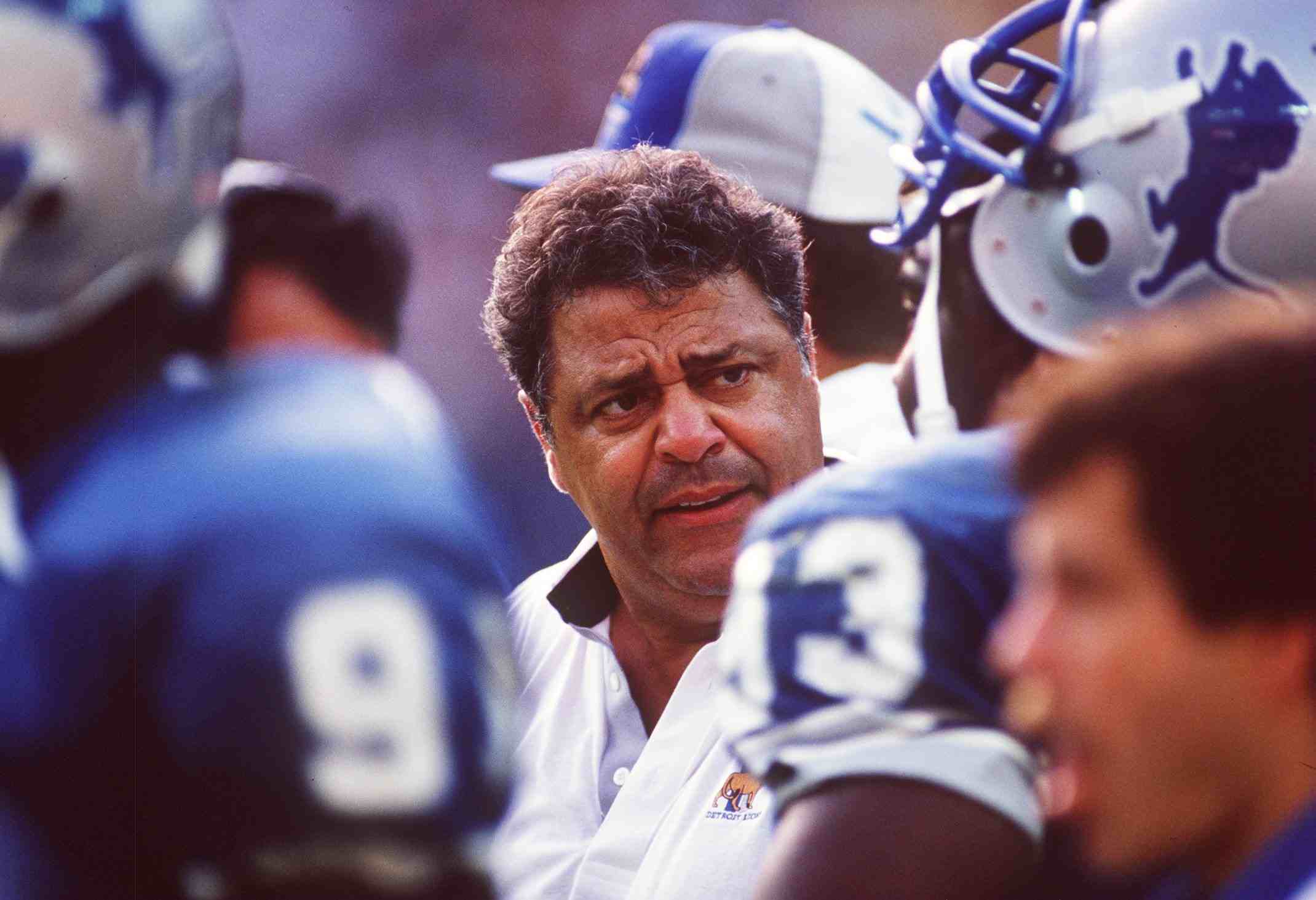 20 SEP 1992: WAYNE FONTES, HEAD COACH OF THE Detroit LIONS ON THE SIDELINES DURING THEIR LOSS TO THE WASHINGTON REDSKINS. Mandatory Credit: Rick Stewart/ALLSPORT