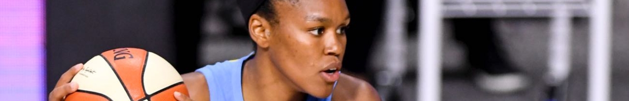 PALMETTO, FLORIDA - AUGUST 10: Azura Stevens #30 of the Chicago Sky handles the ball during the first half against the Seattle Storm at Feld Entertainment Center on August 10, 2020 in Palmetto, Florida. (Photo by Douglas P. DeFelice/Getty Images)